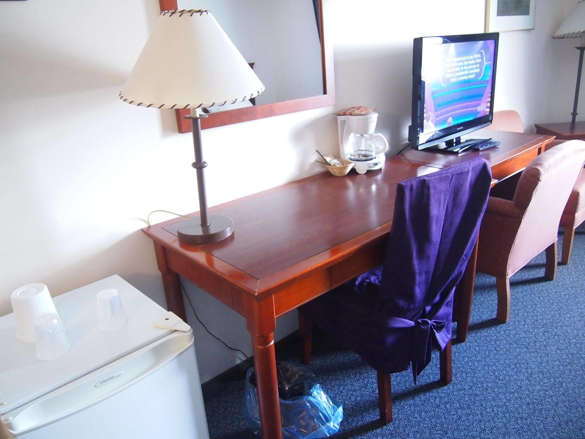 Moosomin Country Squire Inn Eksteriør bilde